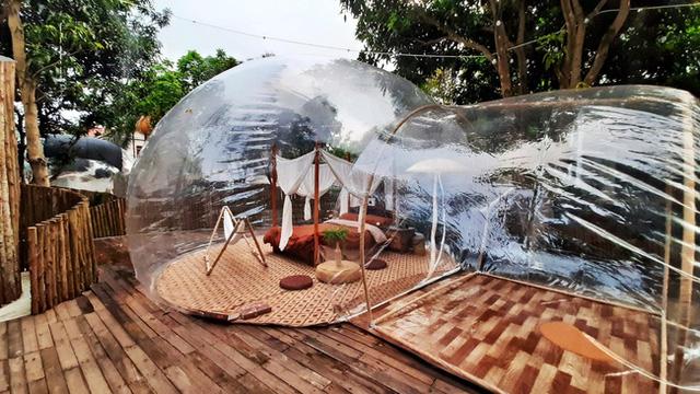 Trải nghiệm đi nghỉ cuối tuần hú hồn ở ngoại ô Hà Nội: Book villa 6 triệu/ đêm có nhà bong bóng ảo diệu giống Bali, khách ngơ ngác nhận phòng y như cái lều vịt - Ảnh 3. Trải nghiệm đi nghỉ cuối tuần hú hồn ở ngoại ô Hà Nội: Book villa 6 triệu/ đêm có nhà bong bóng ảo diệu giống Bali, khách ngơ ngác nhận phòng y như cái lều vịt - Ảnh 3.
