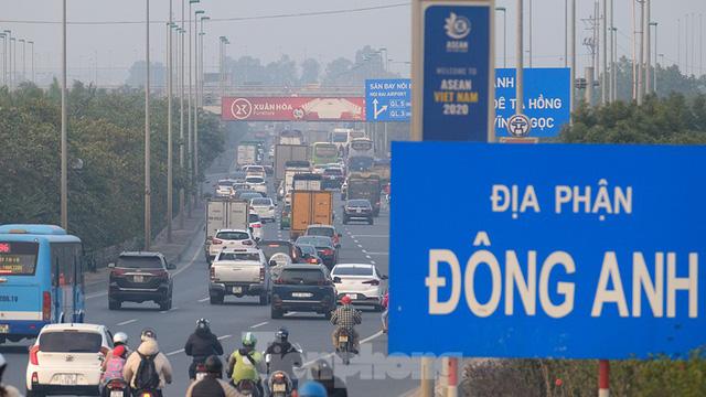 Vì sao Hà Nội bị sương mù bao phủ, bụi mịn dày đặc - Ảnh 8. Vì sao Hà Nội bị sương mù bao phủ, bụi mịn dày đặc - Ảnh 8.