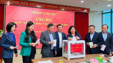 Lãnh đạo TP Hà Nội ủng hộ Quỹ “Vì biển, đảo Việt Nam”