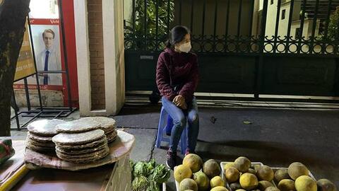Những y bác sĩ Hà Nội bị nợ lương 8 tháng phải đi bán rau, vay nợ ngân hàng: Chúng tôi cảm thấy bị bỏ rơi ngay tại "ngôi nhà" của mình!