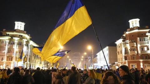 NÓNG: Tổng thống Ukraine tuyên bố về việc tổng động viên toàn bộ lực lượng vũ trang