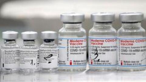 Phát hiện mới đầy 'vững chãi' về hiệu quả vaccine Pfizer và Moderna trước Omicron