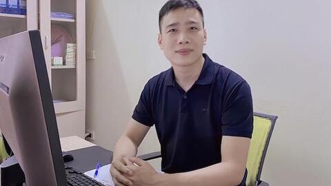 Chàng trai trẻ admin 'Bác sĩ của bạn' khám bệnh miễn phí cho người dân