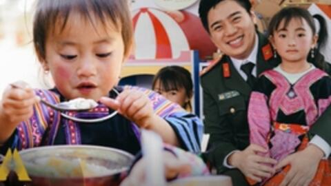 Chuyện chàng Trung uý vùng cao nuôi cơm trưa cho hàng nghìn em nhỏ: Để cơm trắng nước lã chẳng còn là bữa ăn mỗi ngày