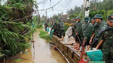Quảng Ngãi: Mưa lớn kéo dài, nhiều nơi ngập cục bộ