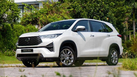 Thời buổi ô tô giảm giá như mưa, vẫn có 1 mẫu xe Toyota bán ‘bia kèm lạc’ 30-50 triệu đồng