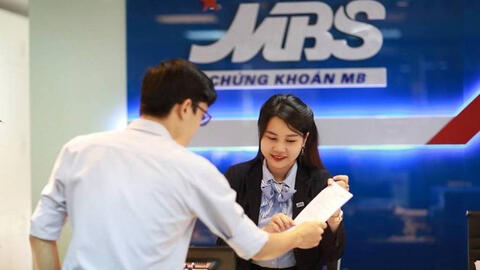 Trước khi đóng 543.000 tài khoản chứng khoán chỉ trong 1 tháng, MBS tăng trưởng phi mã như thế nào?
