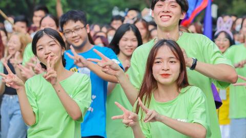 Sân khấu NEU Youth Festival 2023 sẵn sàng “bùng cháy”