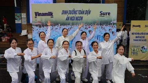 Hàng chục ngàn người cao tuổi khắp cả nước được thăm khám sức khỏe miễn phí