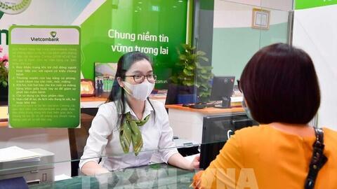 Đồng loạt giảm sâu, lãi suất tiền gửi tại các ngân hàng lớn còn bao nhiêu?