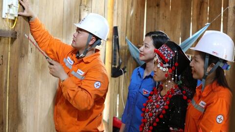 Ngành điện miền Bắc tri ân khách hàng