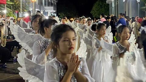 Đón đêm Noel lung linh, náo nhiệt và an bình