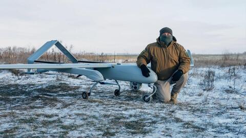 Quân sự thế giới hôm nay (16-2): Hà Lan cung cấp công nghệ UAV cho Ukraine, Trung Quốc ra mắt pháo tự hành mới