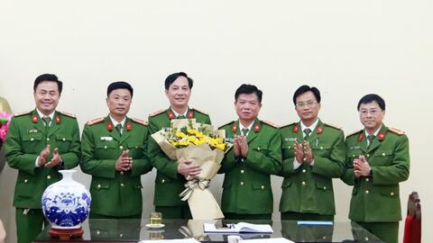 Sơn La: Bắt 3 đối tượng, thu giữ 1 khẩu súng K59 và 2 bánh heroin