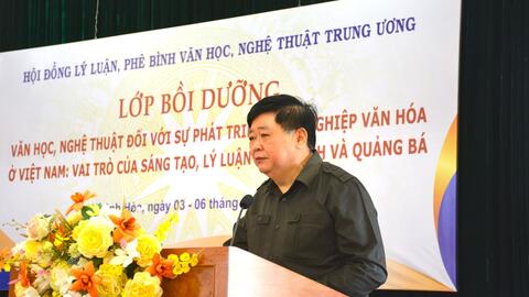 Khai mạc lớp bồi dưỡng kiến thức về phát triển công nghiệp văn hóa