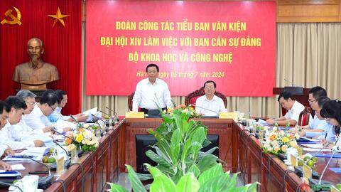Tiểu ban Văn kiện Đại hội XIV của Đảng: Khoa học và công nghệ phải thực sự trở thành quốc sách hàng đầu