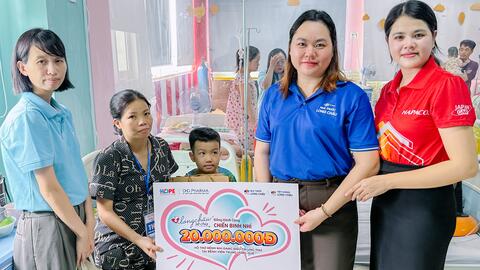 Long Châu đồng hành cùng Quỹ Hy vọng, trao yêu thương đến các bệnh nhi tại Bệnh viện TW Huế