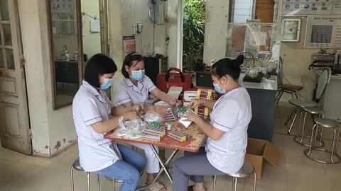 Sẵn sàng ứng cứu công tác y tế trong đêm tại điểm ngập lụt