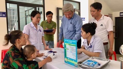Triển khai chiến dịch tiêm chủng vắc xin sởi cho trẻ