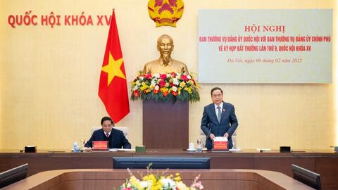 Đổi mới tư duy, tập trung cao độ cho phát triển đất nước