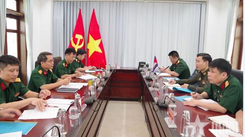 Tùy viên Quốc phòng Campuchia thăm, làm việc tại Trường Sĩ quan Thông tin