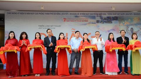 Không gian nghệ thuật 39 tác phẩm "Đà Nẵng gấm hoa”