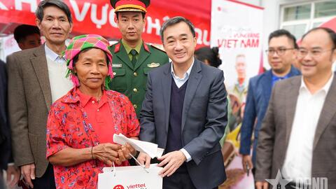 Viettel đồng hành cùng ngành y tế Việt Nam chăm sóc sức khỏe cộng đồng