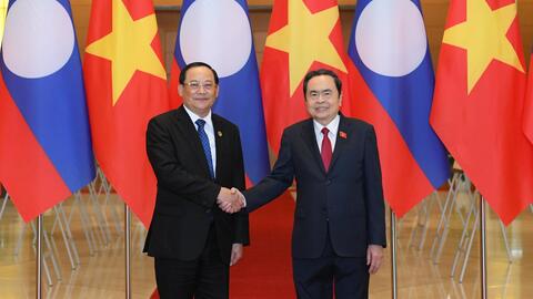 Chủ tịch Quốc hội Trần Thanh Mẫn hội kiến Thủ tướng Cộng hòa dân chủ nhân dân Lào