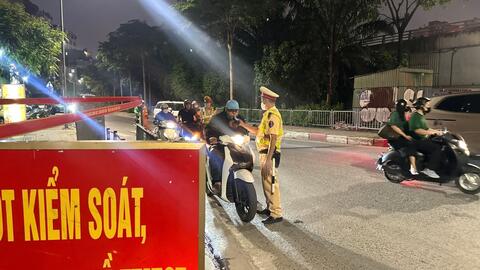 Hà Nội: Tăng cường xử lý vi phạm về nồng độ cồn trong đêm