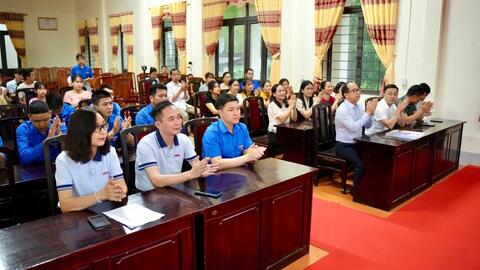 Báo Tuổi trẻ Thủ đô trao tặng các công trình dành cho giáo dục tại Hà Giang