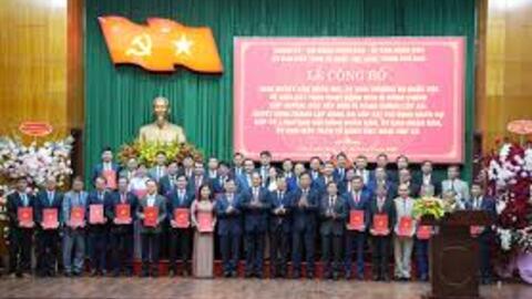 TP Huế công bố Bí thư, Chủ tịch UBND 40 xã, phường mới sau sắp xếp