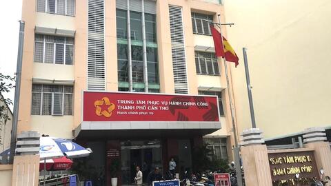 Cần Thơ chấn chỉnh tình trạng cò làm giấy tờ tại Trung tâm phục vụ hành chính công