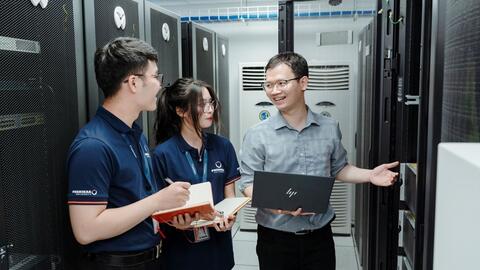 Đào tạo nhân lực ngành bán dẫn: Đáp ứng tiêu chuẩn quốc tế, tiếp cận công nghệ hiện đại