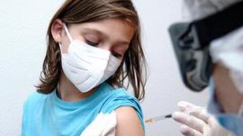 Hơn 60% phụ huynh đồng ý tiêm vaccine COVID-19 cho trẻ 5-11 tuổi