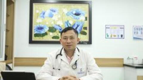 F0 sau khi khỏi bệnh gặp những dấu hiệu gì thì cần đi khám hậu Covid-19?