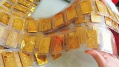Vàng lại vượt mốc 70 triệu đồng/lượng