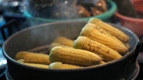 Ăn ngô luộc không đảm bảo, tiềm ẩn tác hại cho sức khỏe