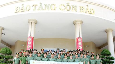 Nghĩa tình biên giới, biển đảo