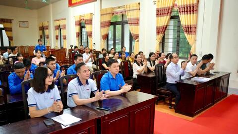 Báo Tuổi trẻ Thủ đô trao tặng các công trình dành cho giáo dục tại Hà Giang