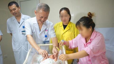 Mổ đẻ cấp cứu cho sản phụ mắc bệnh tim bẩm sinh rất nặng