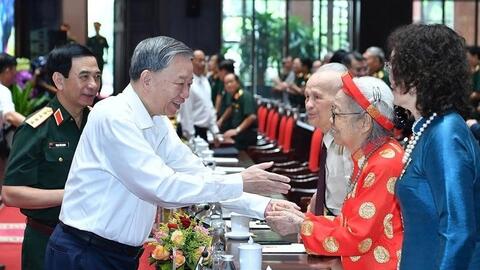 Tổng Bí thư Tô Lâm gặp mặt đại biểu cán bộ lão thành cách mạng, người có công