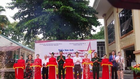 Triển lãm ảnh “80 năm lực lượng vũ trang tỉnh Sơn La - Dấu son truyền thống, niềm tin chiến thắng”