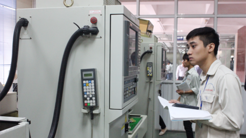 Trường Đại học Công nghiệp Hà Nội “mở cửa” để tân sinh viên chuyển sang ngành Vi mạch bán dẫn