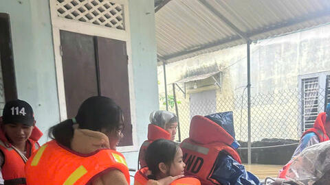 Công an thành phố Huế tập trung toàn lực lượng hỗ trợ ứng phó mưa lũ