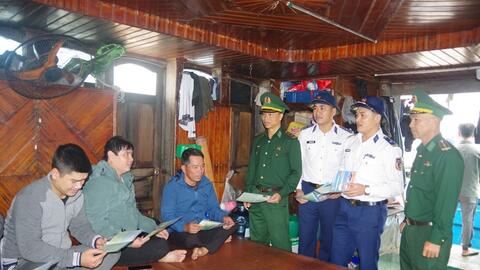 Vùng Cảnh sát biển 2 tuyên truyền phòng, chống khai thác IUU