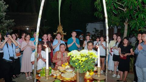 Độc đáo lễ hội cúng trăng, đút cốm dẹp của người Khmer