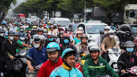 Hoán cải xe máy xăng thành điện: Cần bước đi thận trọng