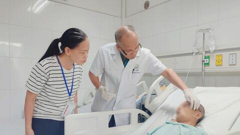 Bệnh viện Hữu nghị Việt Đức: Giữ được khuôn mặt cho bệnh nhân bị ngã vỡ nát mặt