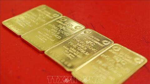 Giá vàng hôm nay (chiều 12-11): Vàng trong nước neo ở ngưỡng cao