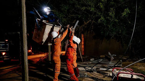 Khôi phục cấp điện cho 98,2% hộ dân miền Trung mất điện do mưa lũ